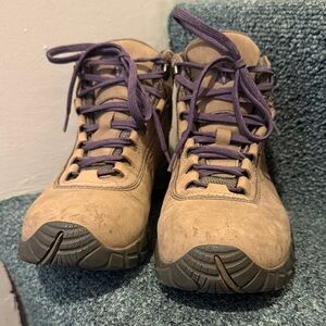 Vasque Vibram Women's Tan Hiking Boots with Purple Laces